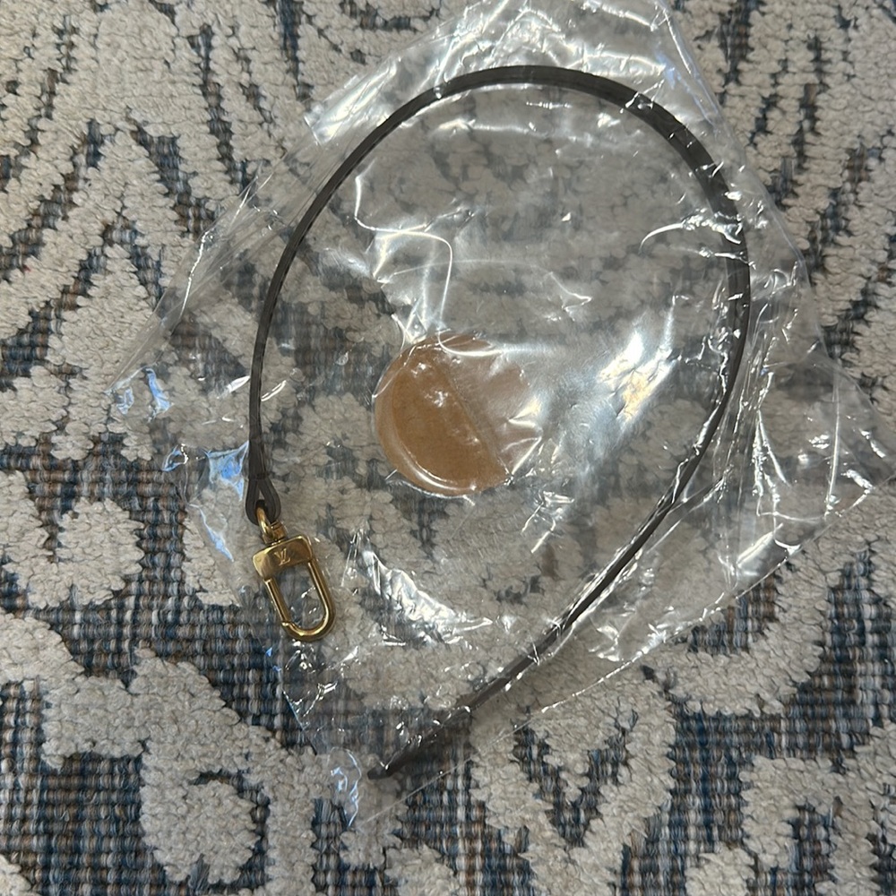 Louis Vuitton pouch strap - Picture 2 of 7